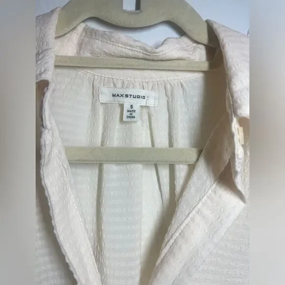 Lightweight ivory blouse by Max Studio. Size S - Picture 2 of 6